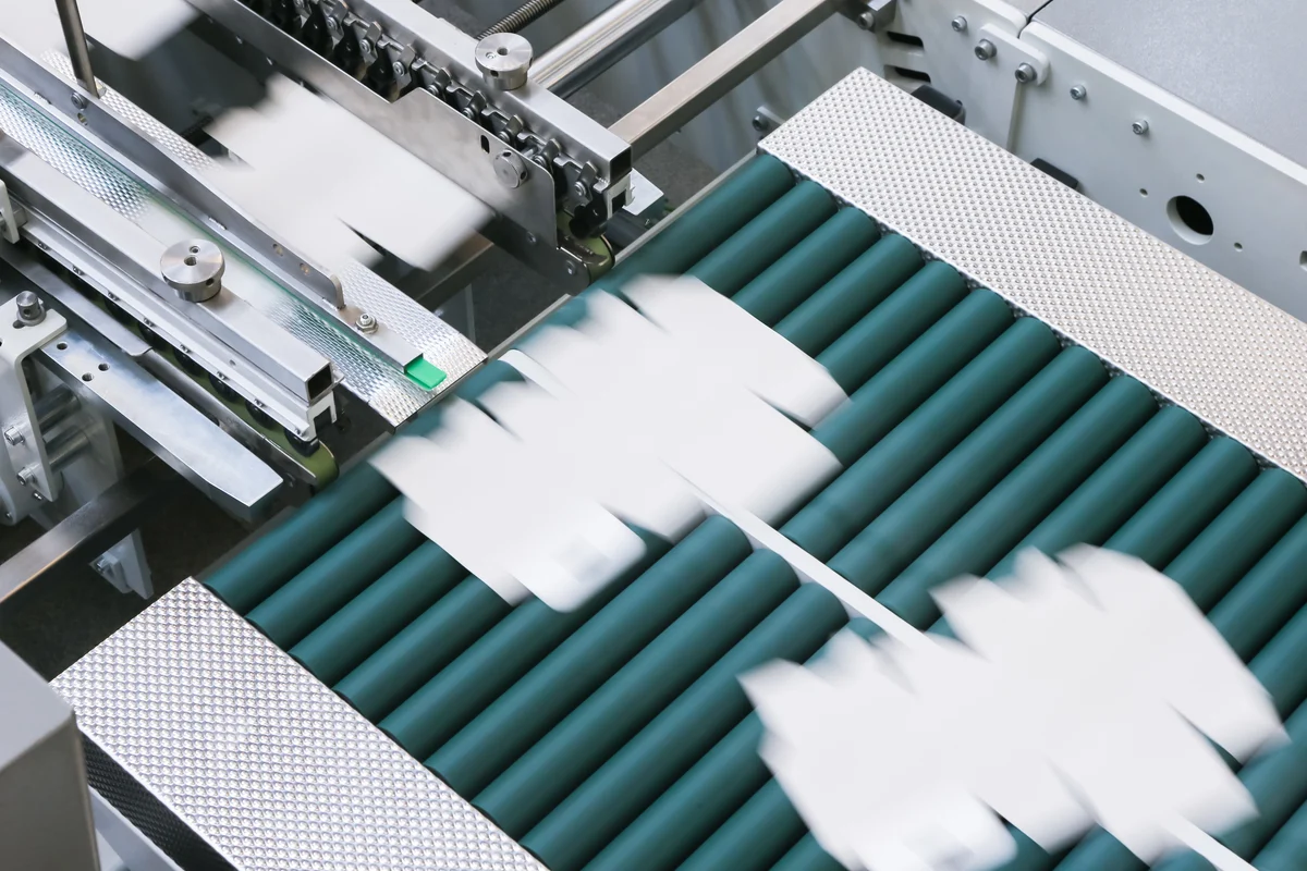 彩盒自动折叠糊盒输送工序